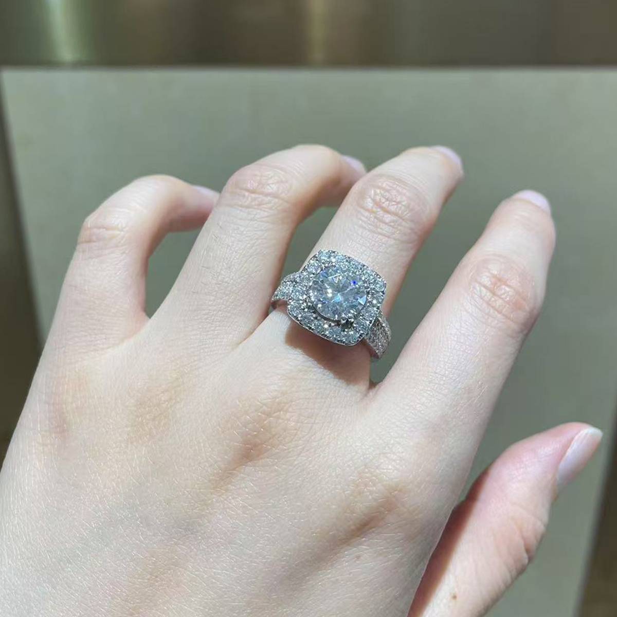 豪华满钻女戒S925银镀白金定制选款主石莫桑钻2.5ct/副石高碳钻